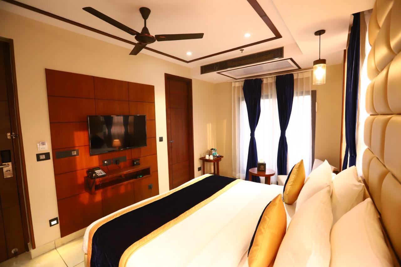 Sanca International Hotel In Patel Nagar Delhi Нью-Делі Екстер'єр фото