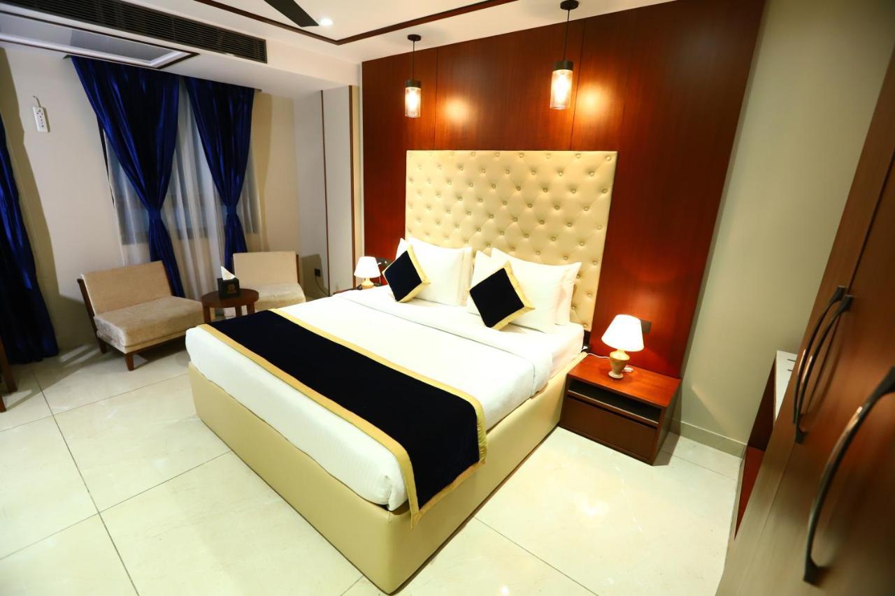 Sanca International Hotel In Patel Nagar Delhi Нью-Делі Екстер'єр фото