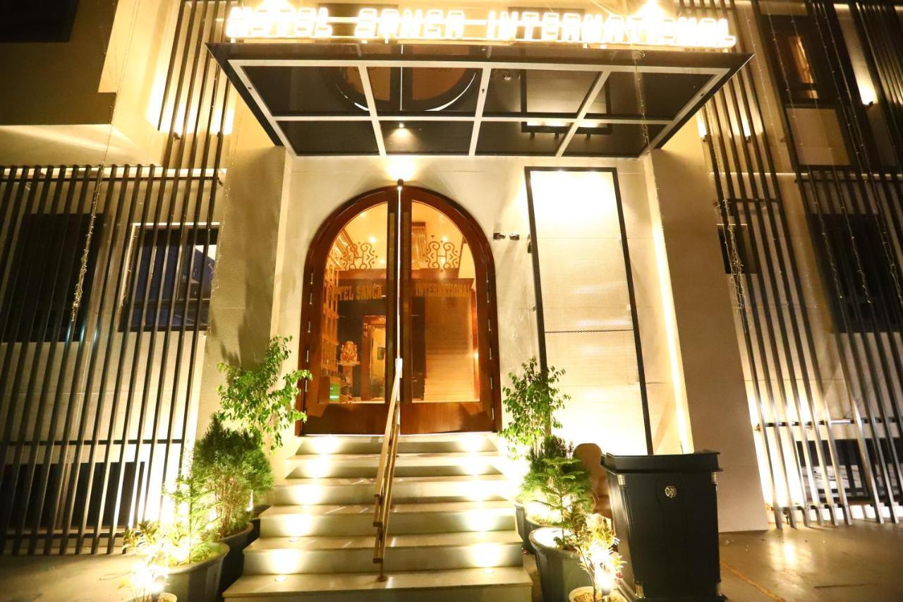 Sanca International Hotel In Patel Nagar Delhi Нью-Делі Екстер'єр фото