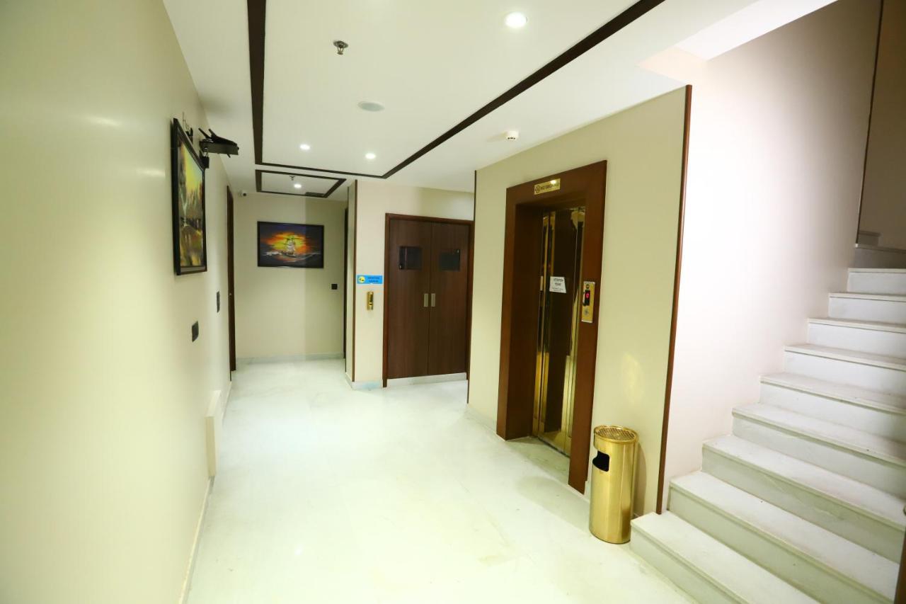 Sanca International Hotel In Patel Nagar Delhi Нью-Делі Екстер'єр фото