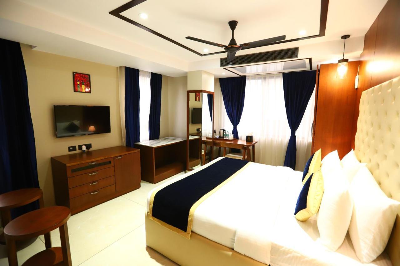 Sanca International Hotel In Patel Nagar Delhi Нью-Делі Екстер'єр фото