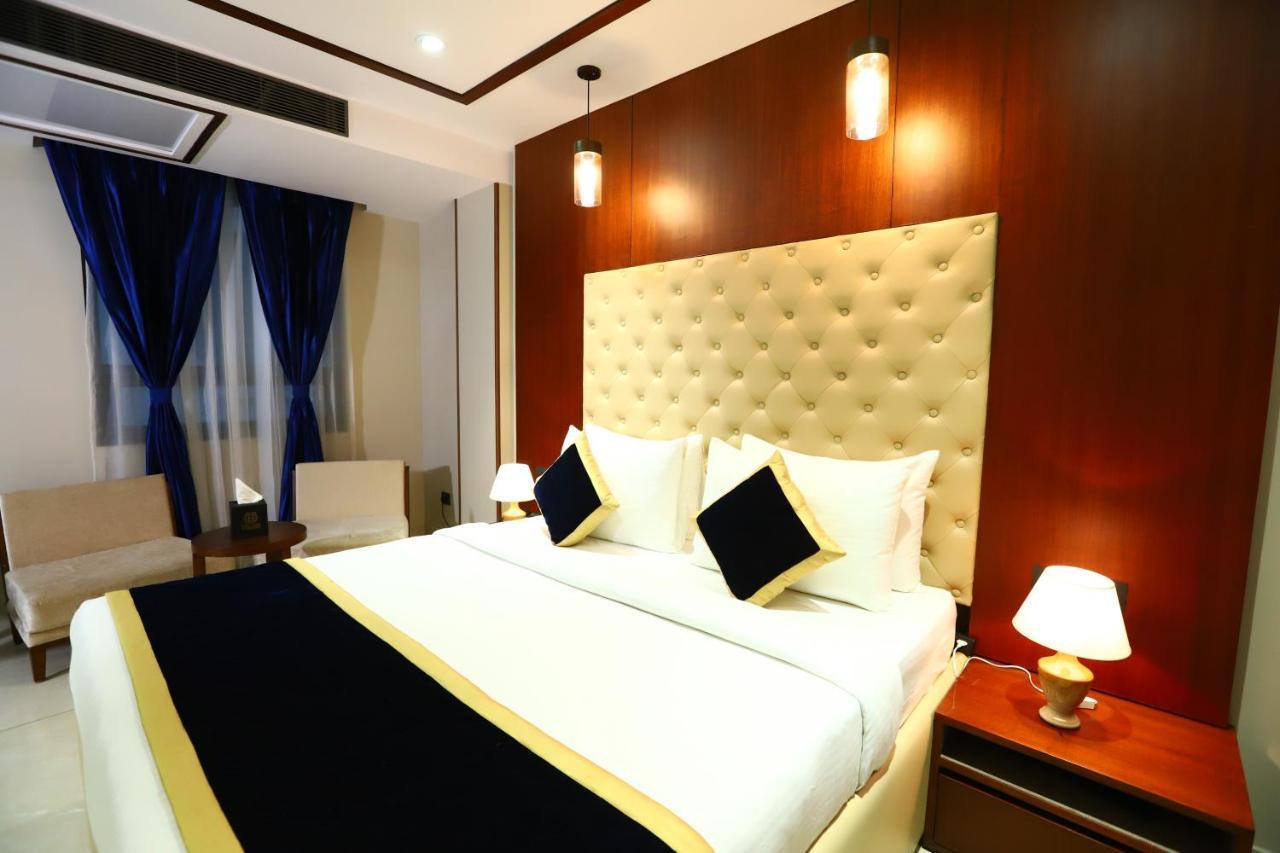 Sanca International Hotel In Patel Nagar Delhi Нью-Делі Екстер'єр фото